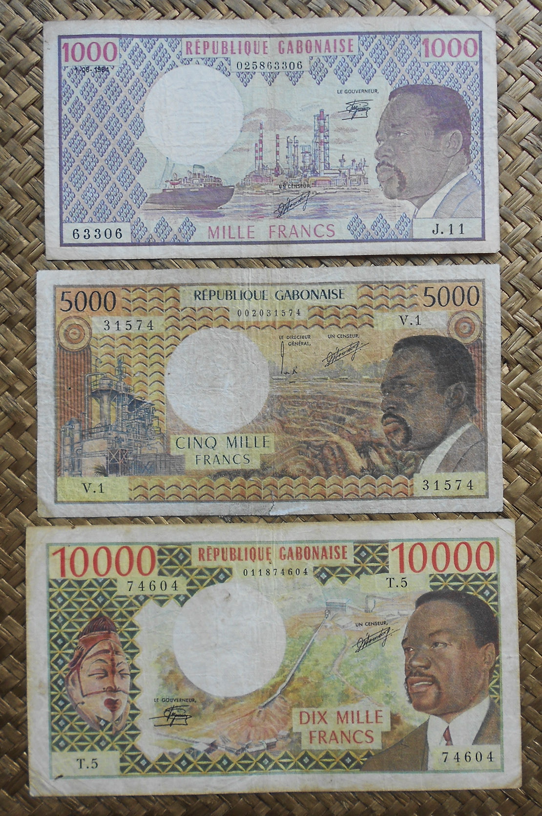 Gabon serie Francos años '70 Presidente O. Bongo anversos