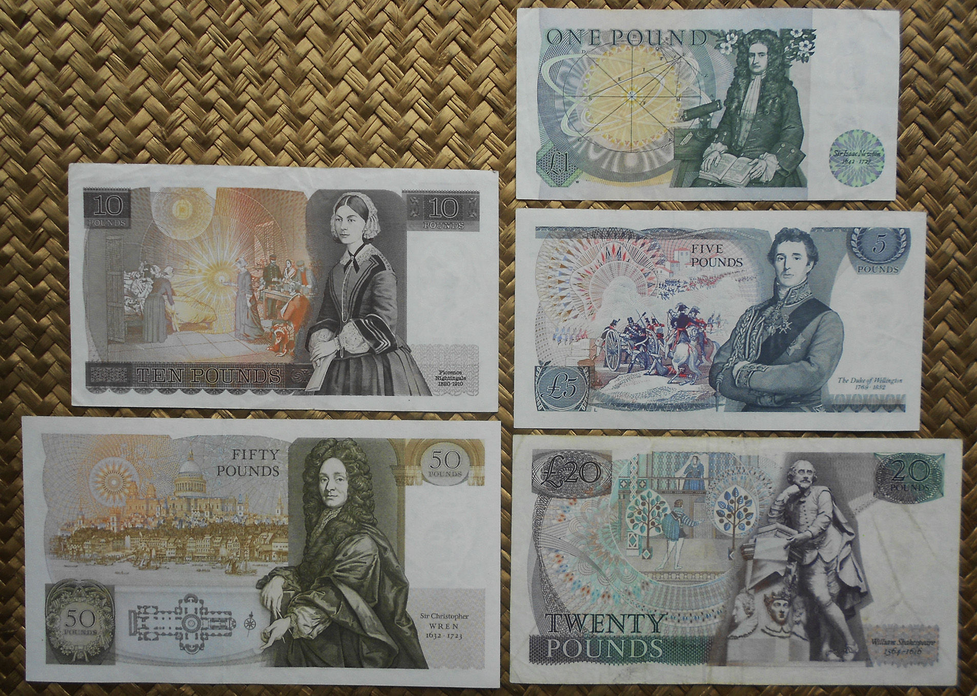 Reino Unido pounds años '70-'80 Isabel II Serie D reversos