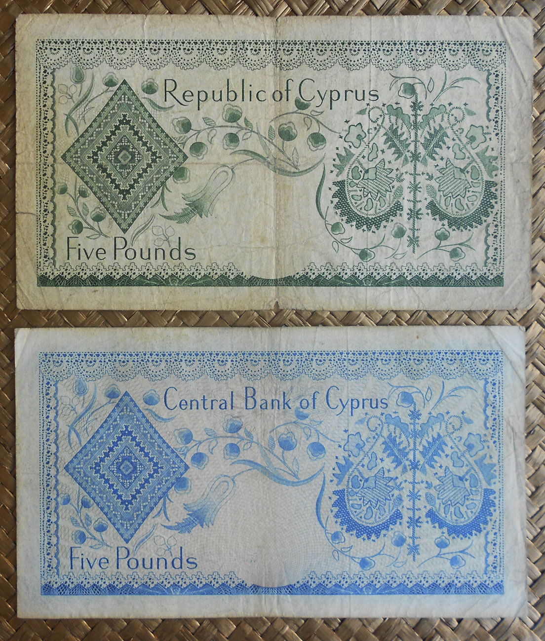 Chipre 5 libras 1961 vs. 1972 -Bordados y encajes- reversos