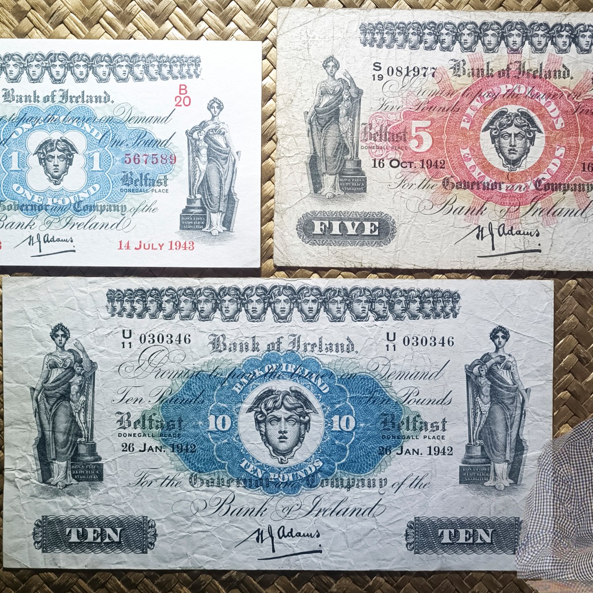 IRLANDA del NORTE, LIBRAS del Bank of Ireland años 1942-1943      